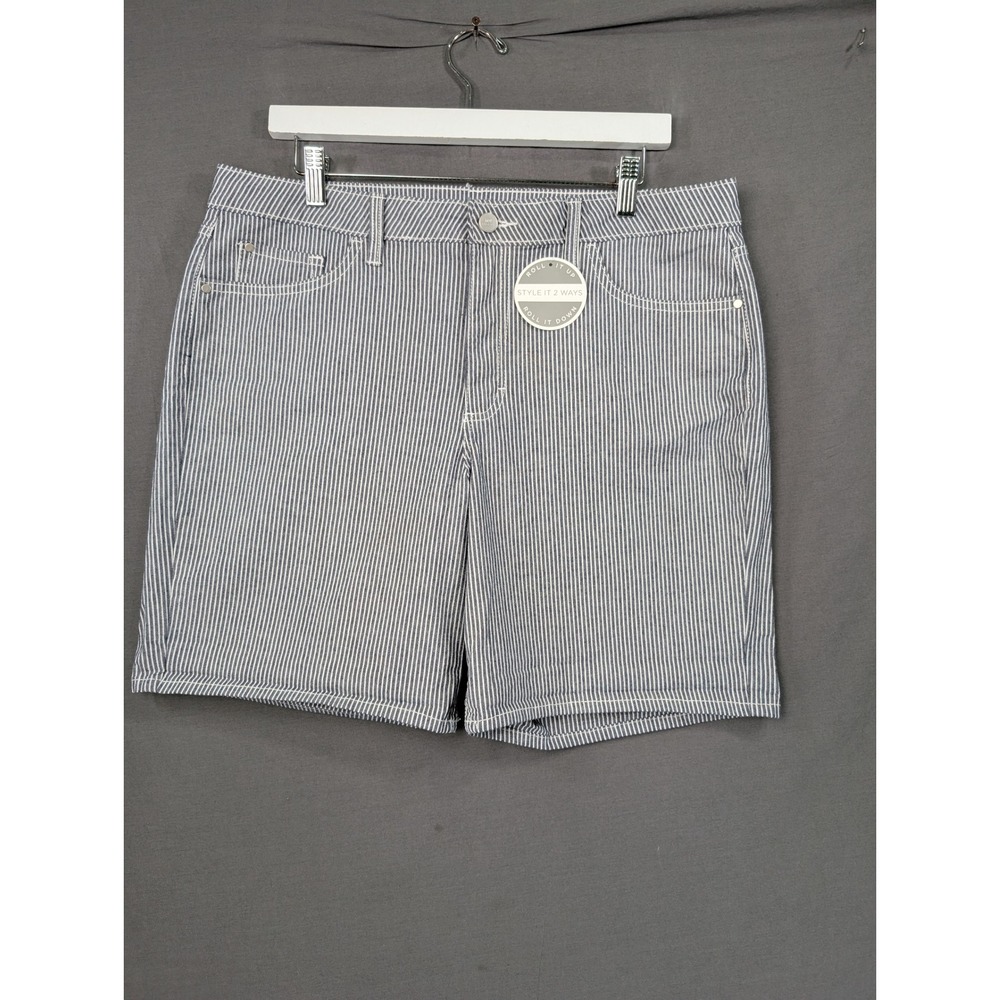 Lee Riders Mid Rise Shorts Blue White Striped Size 14M 196MEWY